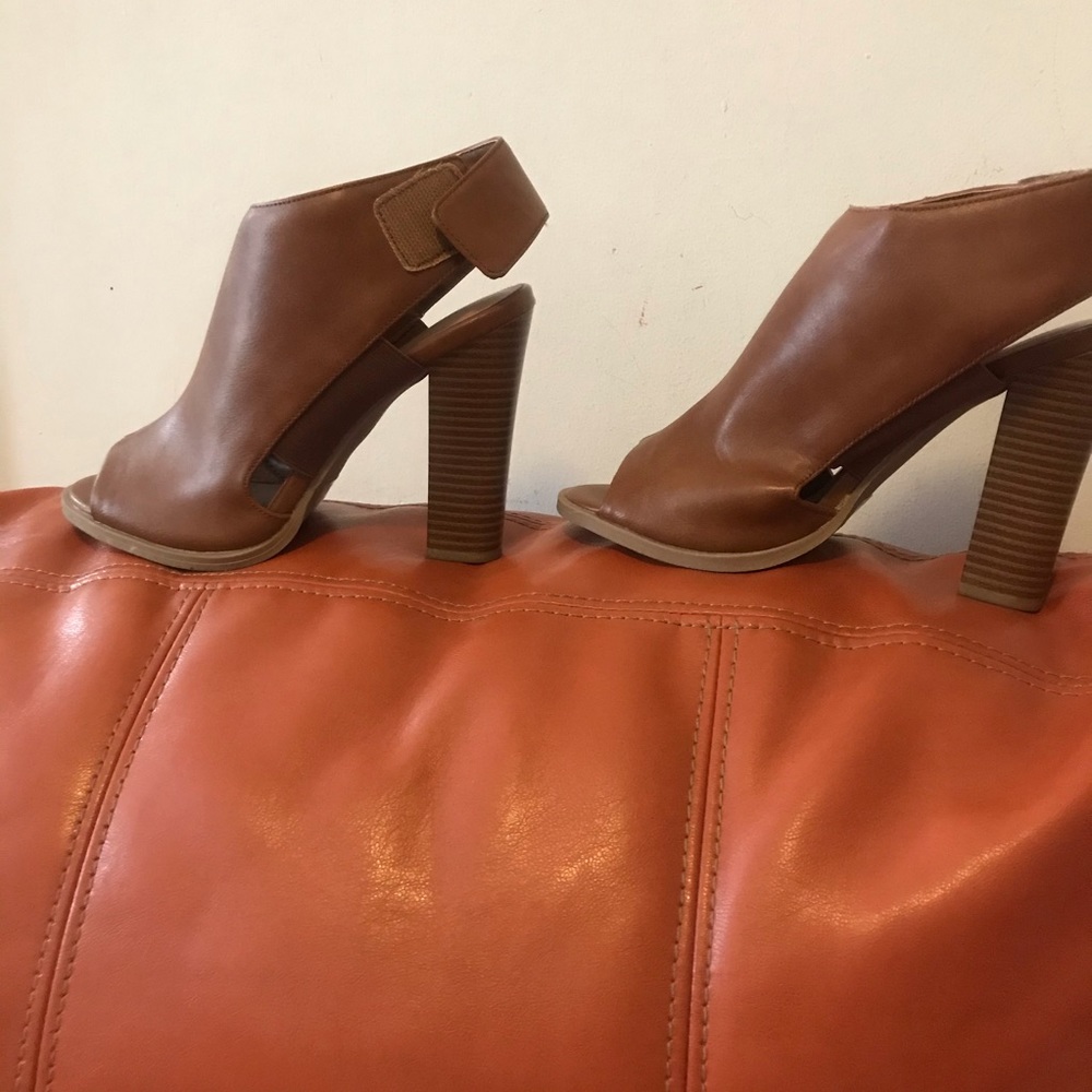 Heels - Picture 2 of 8